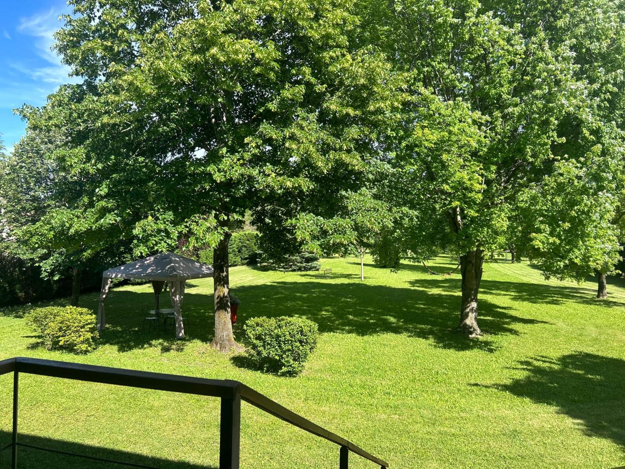 Bed and Breakfast Le Jardin Laragne-Monteglin Exterior foto