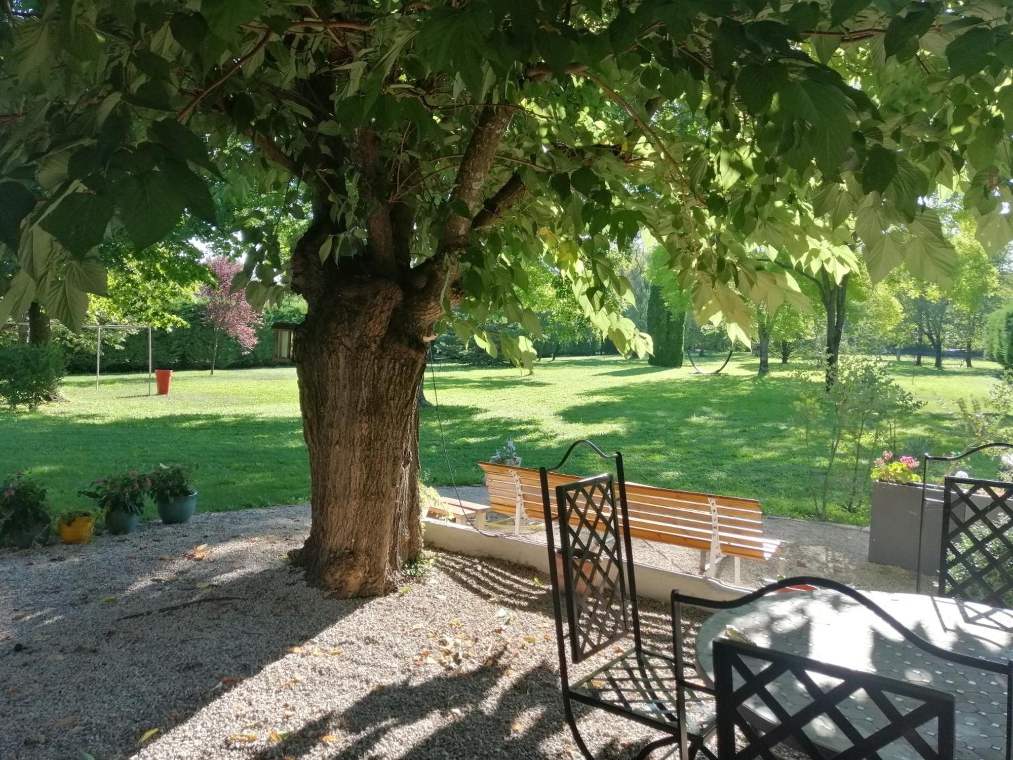 Bed and Breakfast Le Jardin Laragne-Monteglin Exterior foto