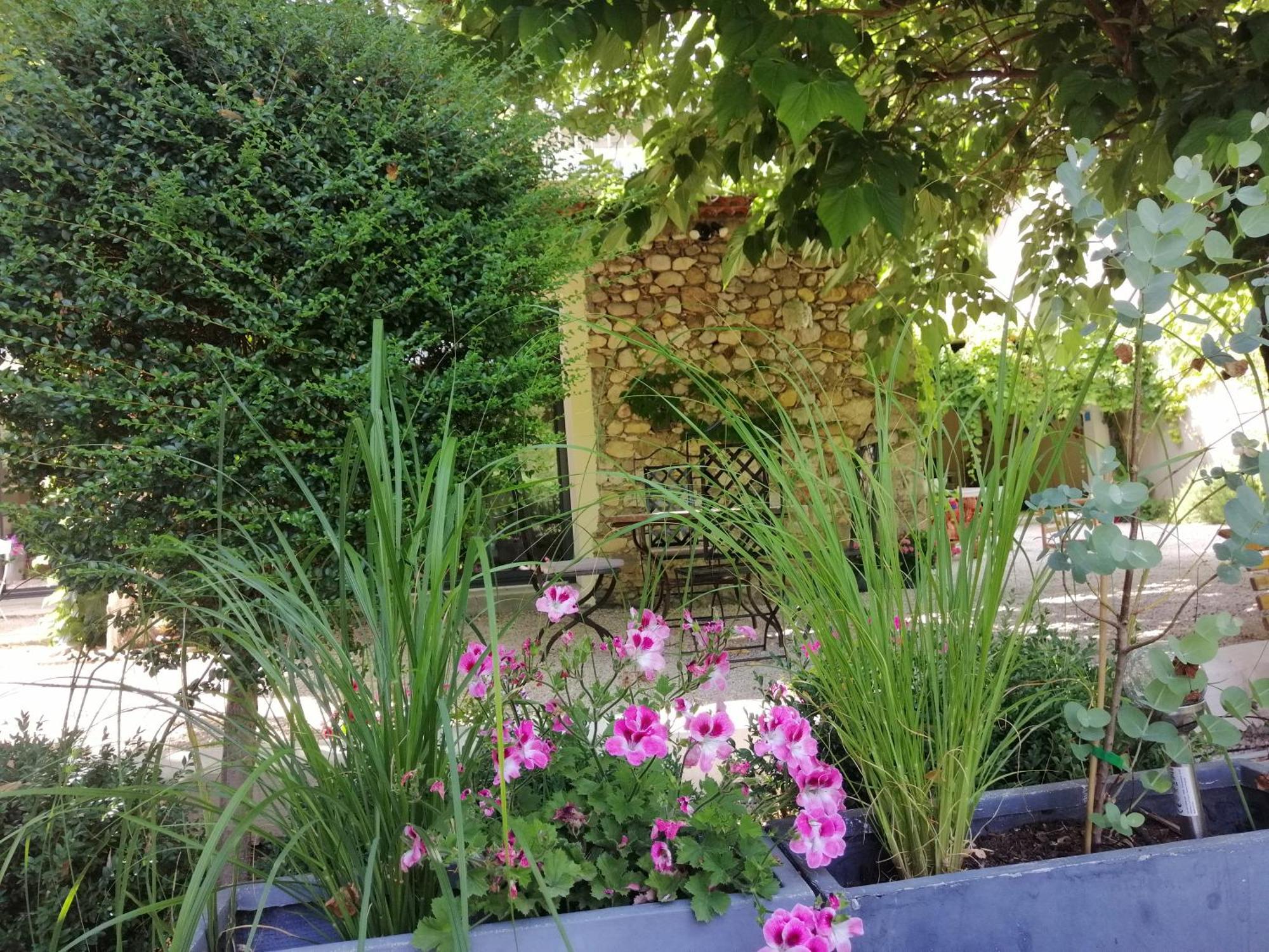 Bed and Breakfast Le Jardin Laragne-Monteglin Exterior foto